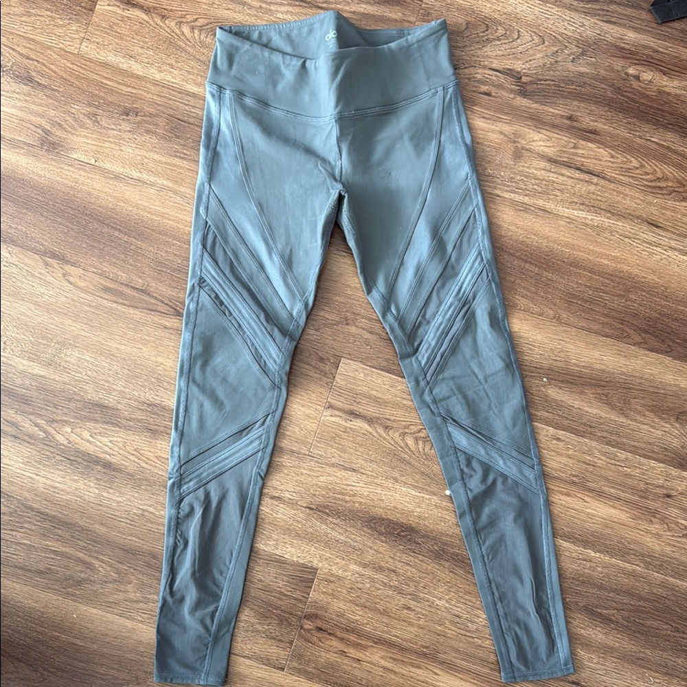 Alo Gray High-Waisted Leggings (M)